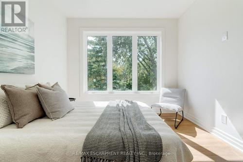 684 Peele Boulevard, Burlington, ON - Indoor Photo Showing Bedroom