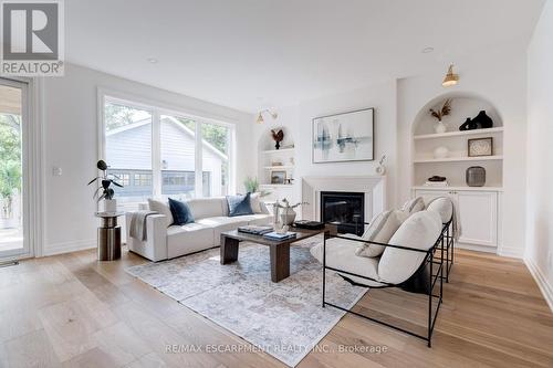 684 Peele Boulevard, Burlington, ON - Indoor Photo Showing Living Room With Fireplace