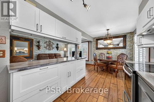 117 Sunrise Drive, Hamilton, ON - Indoor Photo Showing Kitchen