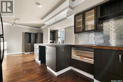 1230 Victoria Avenue, Regina, SK - Indoor Photo Showing Kitchen