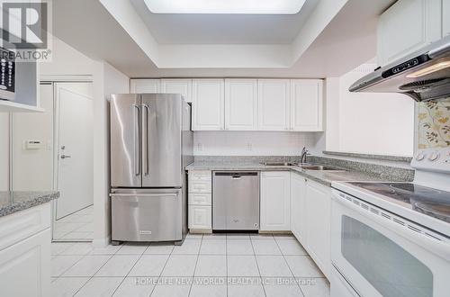 1313 - 28 Sommerset Way, Toronto, ON - Indoor Photo Showing Kitchen