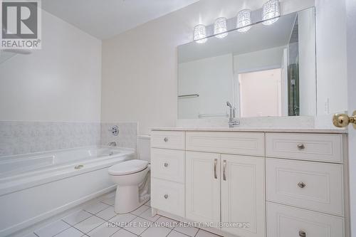 1313 - 28 Sommerset Way, Toronto, ON - Indoor Photo Showing Bathroom