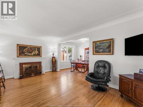854 Belleperche Place, Windsor, ON - Indoor Photo Showing Living Room With Fireplace