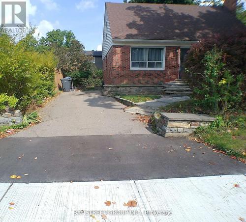 60 Mary Street, Brampton, ON - Outdoor