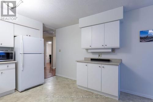 1 - 624 Lakeshore Drive, North Bay (Ferris), ON - Indoor Photo Showing Kitchen