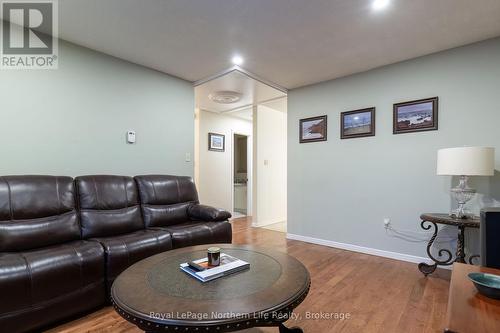 1 - 624 Lakeshore Drive, North Bay (Ferris), ON - Indoor Photo Showing Living Room