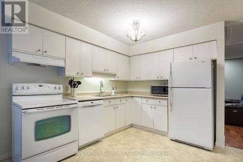 1 - 624 Lakeshore Drive, North Bay (Ferris), ON - Indoor Photo Showing Kitchen With Double Sink