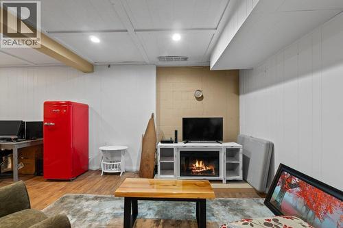 70 18 Street Ne, Salmon Arm, BC - Indoor