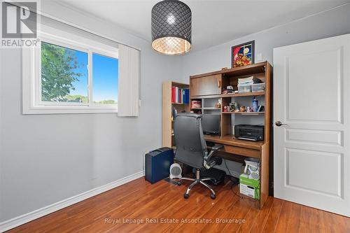 Bedroom 3 - 107 Billington Crescent, Hamilton, ON - Indoor Photo Showing Other Room