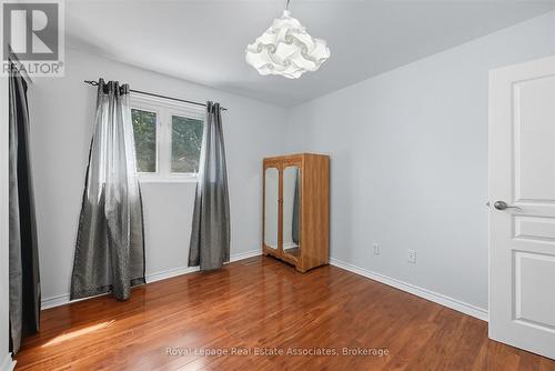 Bedroom 2 - 107 Billington Crescent, Hamilton, ON - Indoor Photo Showing Other Room