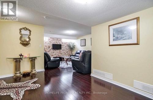 3861 Brinwood Gate, Mississauga, ON - Indoor