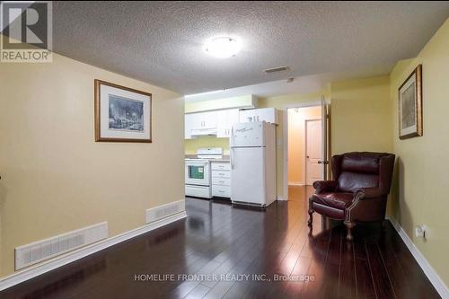 3861 Brinwood Gate, Mississauga, ON - Indoor Photo Showing Other Room