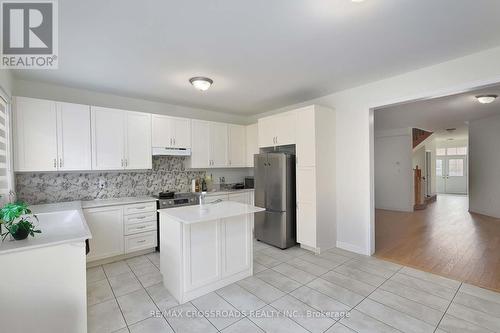 26 Kambalda Road N, Brampton, ON - Indoor Photo Showing Kitchen