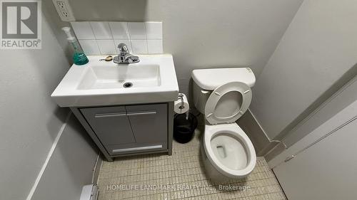 Unit B4 - 676 Mount Pleasant Road, Toronto, ON - Indoor Photo Showing Bathroom