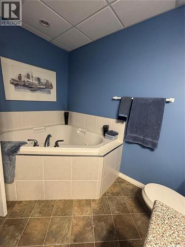 28 Eagle View Way, Elk Ridge, SK - Indoor Photo Showing Bathroom
