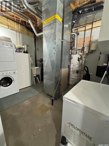 28 Eagle View Way, Elk Ridge, SK - Indoor Photo Showing Laundry Room