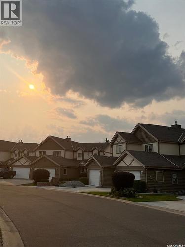 28 Eagle View Way, Elk Ridge, SK - Outdoor With Facade