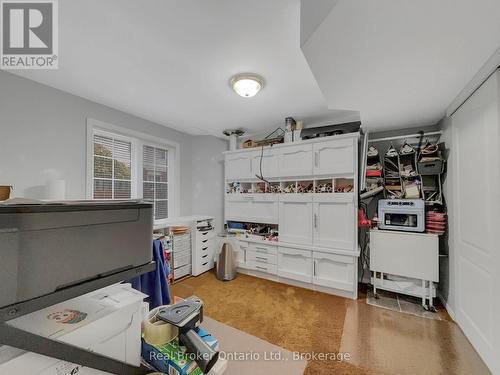 15 - 566 Southridge Drive, Hamilton (Mountview), ON - Indoor Photo Showing Garage