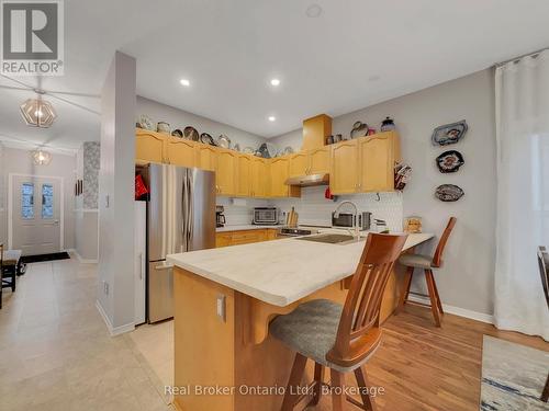 15 - 566 Southridge Drive, Hamilton (Mountview), ON - Indoor Photo Showing Kitchen