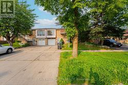 122 CENTRE STREET N  Brampton, ON L6V 2Z3