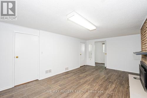 122 Centre Street N, Brampton, ON - Indoor Photo Showing Other Room
