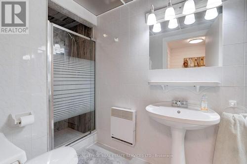 132 Sparling Court, Oakville, ON - Indoor Photo Showing Bathroom