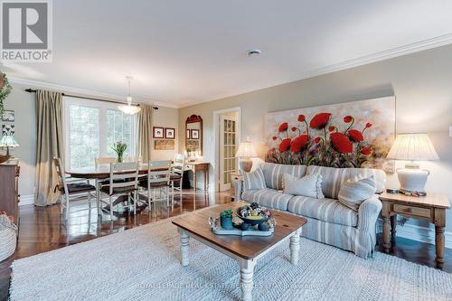 132 Sparling Court, Oakville, ON - Indoor Photo Showing Living Room