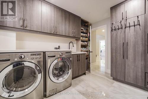 4392 Grassland Crescent, Mississauga, ON - Indoor Photo Showing Laundry Room