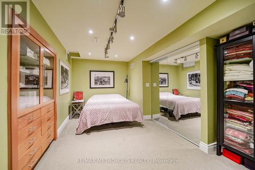 4392 Grassland Crescent, Mississauga, ON - Indoor Photo Showing Bedroom