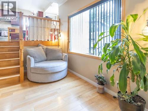 4989 Fernwood Ave, Powell River, BC - Indoor