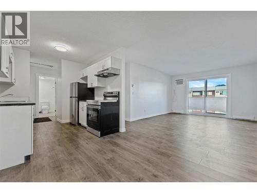 1900 Tranquille Road Unit# 38, Kamloops, BC - Indoor Photo Showing Kitchen