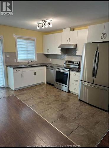 1045 Niagara Unit# Upper, Windsor, ON - Indoor Photo Showing Kitchen With Stainless Steel Kitchen With Double Sink