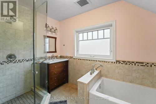 64 Wanita Road, Mississauga, ON - Indoor Photo Showing Bathroom