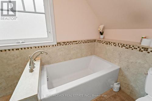 64 Wanita Road, Mississauga, ON - Indoor Photo Showing Bathroom