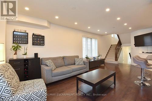 102 Celestial Crescent, Hamilton, ON - Indoor Photo Showing Living Room