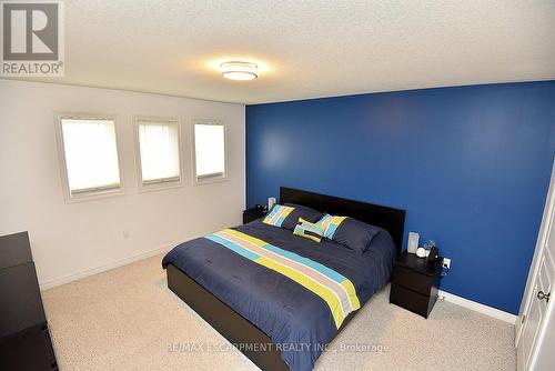 102 Celestial Crescent, Hamilton, ON - Indoor Photo Showing Bedroom