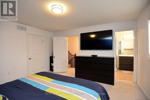 102 Celestial Crescent, Hamilton, ON - Indoor Photo Showing Bedroom