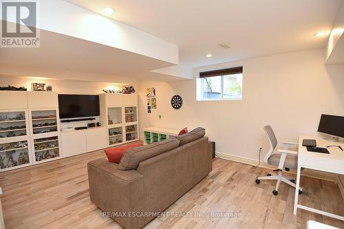 102 Celestial Crescent, Hamilton, ON - Indoor Photo Showing Other Room