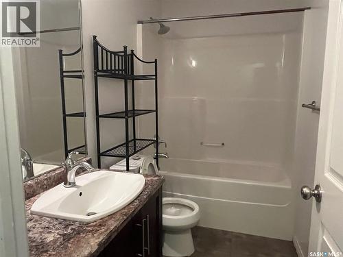439 Henick Crescent, Saskatoon, SK - Indoor Photo Showing Bathroom
