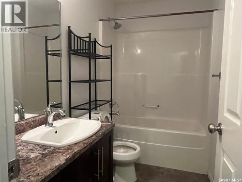 439 Henick Crescent, Saskatoon, SK - Indoor Photo Showing Bathroom
