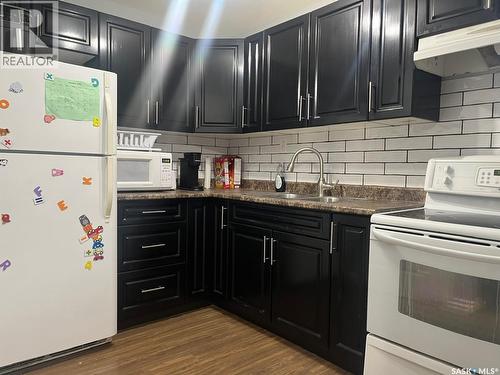 439 Henick Crescent, Saskatoon, SK - Indoor Photo Showing Kitchen