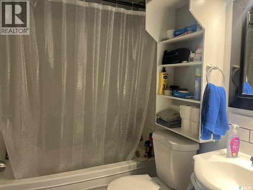 439 Henick Crescent, Saskatoon, SK - Indoor Photo Showing Bathroom