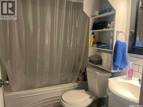 439 Henick Crescent, Saskatoon, SK - Indoor Photo Showing Bathroom
