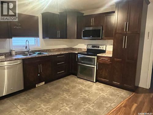 439 Henick Crescent, Saskatoon, SK - Indoor Photo Showing Kitchen With Double Sink