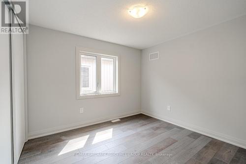25 Amsterdam Drive, Barrie, ON - Indoor Photo Showing Other Room