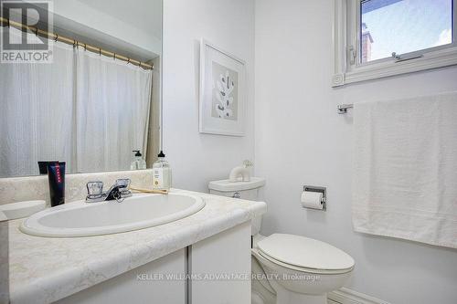 34 Ashmore Crescent, Markham, ON - Indoor Photo Showing Bathroom