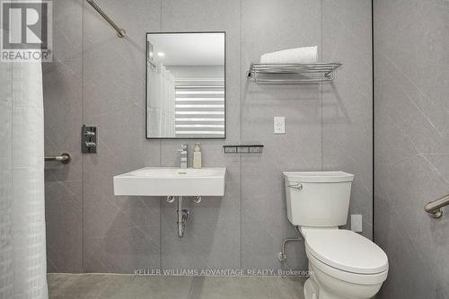 34 Ashmore Crescent, Markham, ON - Indoor Photo Showing Bathroom