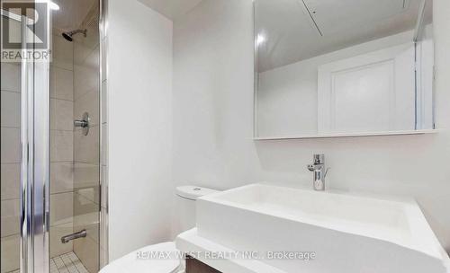 3210 - 65 St Mary Street, Toronto, ON - Indoor Photo Showing Bathroom