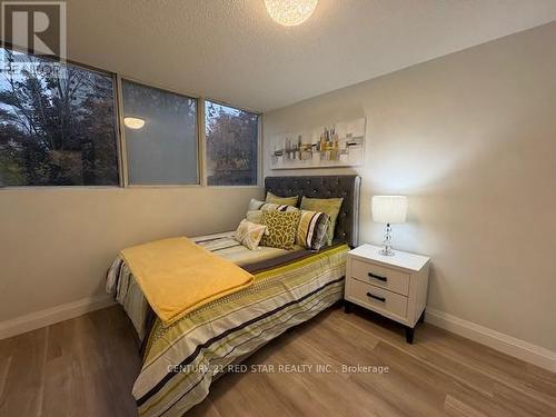 107 - 3695 Kaneff Crescent, Mississauga, ON - Indoor Photo Showing Bedroom
