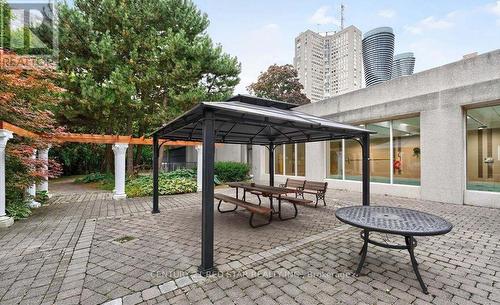 107 - 3695 Kaneff Crescent, Mississauga, ON - Outdoor